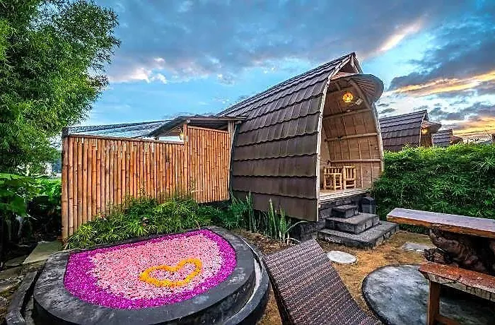 فندق Tegal Bamboo & Private Hot Spring 3*